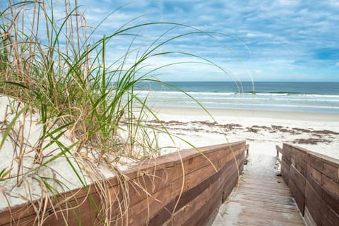 Four Winds D-08 House in Crescent Beach