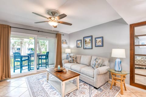 Four Winds D-08 House in Crescent Beach