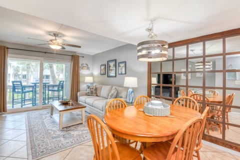 Four Winds D-08 House in Crescent Beach