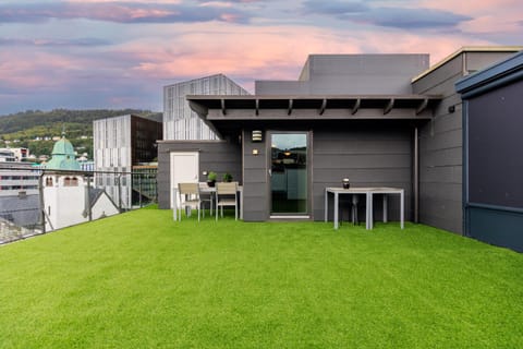 Property building, Balcony/Terrace