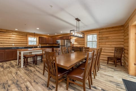 Timber Run Lodge House in McHenry