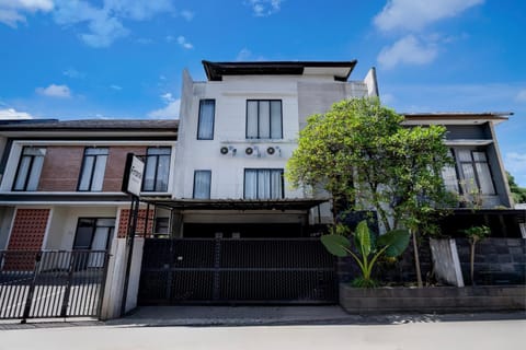 Property building, Facade/entrance