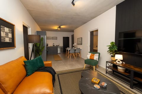 TV and multimedia, Kitchen or kitchenette, Living room, Dining area