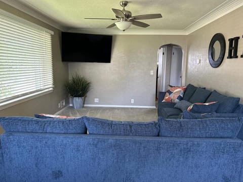 Charming House, just a short walk to downtown House in Vermilion