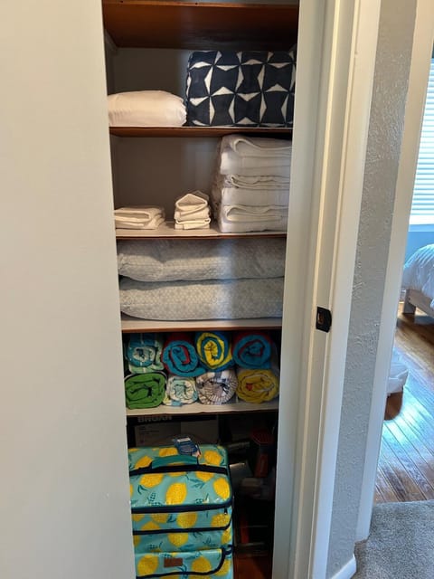 Charming House, just a short walk to downtown House in Vermilion