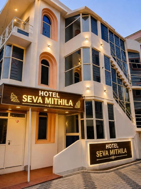 Property building, Day, Property logo or sign, Balcony/Terrace, Logo/Certificate/Sign, Street view, Certificate/Award