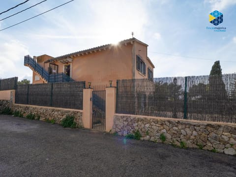 Property building, Facade/entrance, Off site