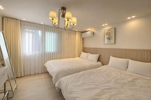Photo of the whole room, Bedroom, internet, air conditioner