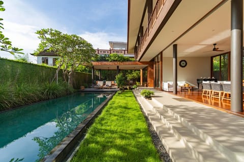 Property building, Day, Garden, Garden view, Pool view, Swimming pool