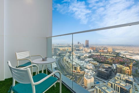 Day, View (from property/room), Balcony/Terrace, Seating area, City view