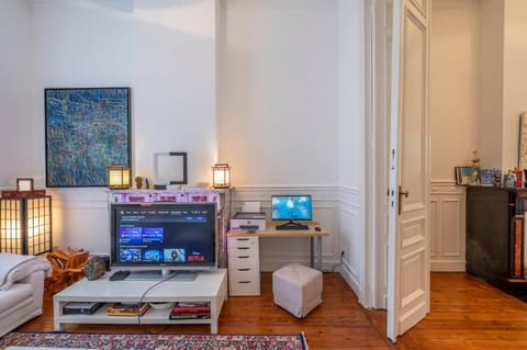 Euro Edens Cosy Historic Home in Brussels Jacuzzi, Garden, Central Location Bed and Breakfast in Ixelles