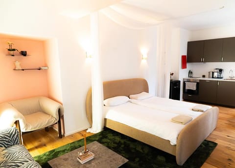 Bed, Kitchen or kitchenette, Photo of the whole room