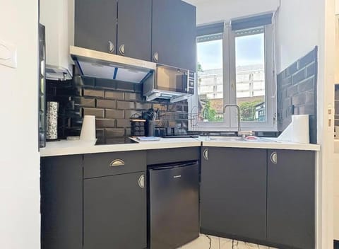 Studio Cosy stade de Franche et Metro Ideal Professionnels & Couples Apartment in Saint-Denis, France