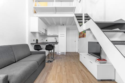 TV and multimedia, Kitchen or kitchenette, Living room, Seating area