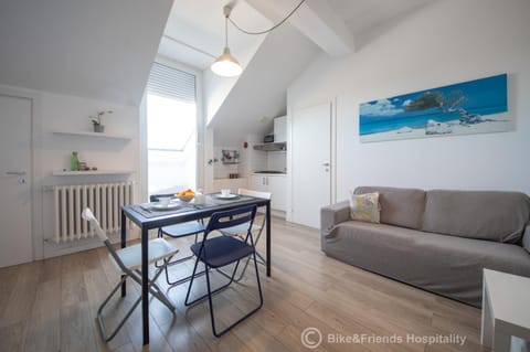 Communal lounge/ TV room, Kitchen or kitchenette, Dining area