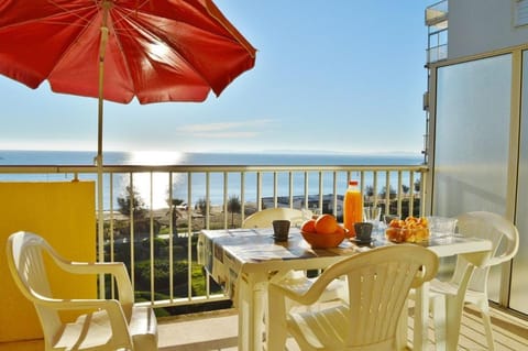 Patio, Day, View (from property/room), Balcony/Terrace