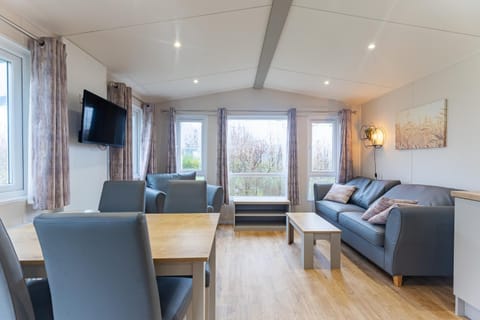 Welcome in - Chalet 'Vogel', Camping de Duinhoeve Burgh-Haamstede - Huisdiervrij Chalet in Renesse