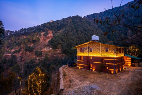 Property building, Natural landscape, Mountain view