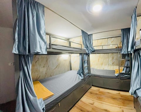 Bed, Photo of the whole room, bunk bed