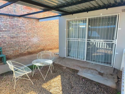 LaBoezma Accommodation Apartment in Western Cape