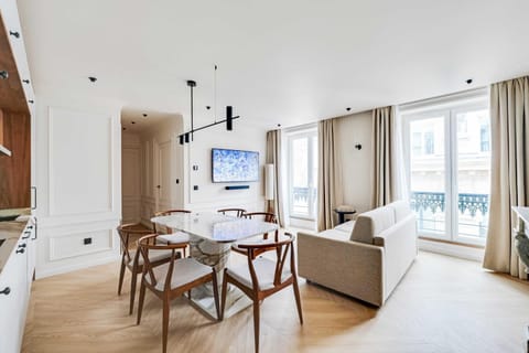 Living room, Dining area