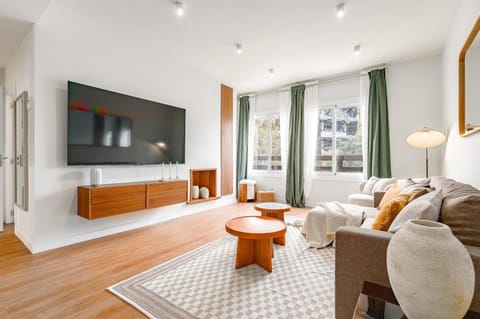 Communal lounge/ TV room, Living room