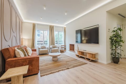 Communal lounge/ TV room, Living room