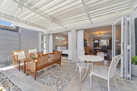 Patio, Day, View (from property/room), Kitchen or kitchenette, Living room, Seating area, Dining area