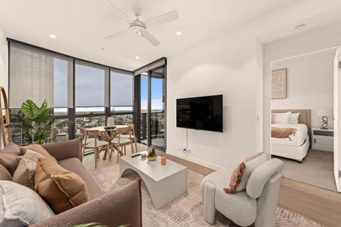 Bed, TV and multimedia, Living room, Photo of the whole room, Bedroom