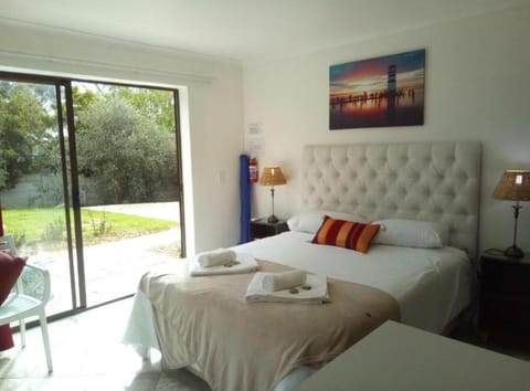 ABC GUEST HOUSEs BELLEVILLE Bed and Breakfast in Cape Town