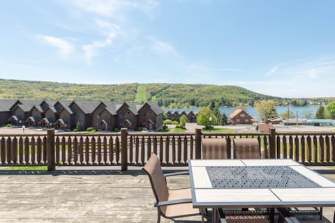 The Lodge at McHenry Cove Marina House in McHenry