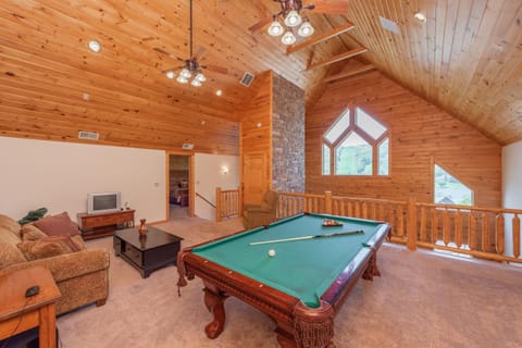 The Lodge at McHenry Cove Marina House in McHenry