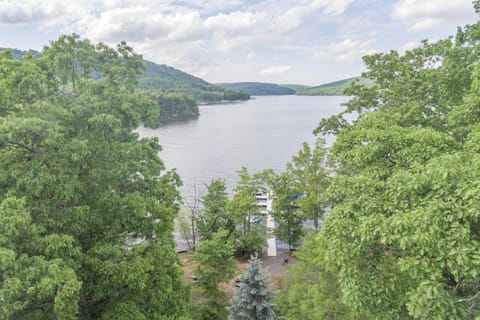 The Lakehouse House in Deep Creek Lake