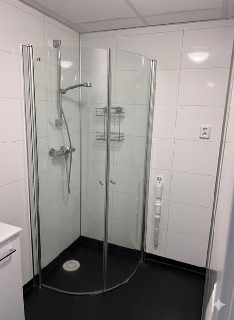 V66 - Private Rooms In City Center Bed and Breakfast in Lofoten