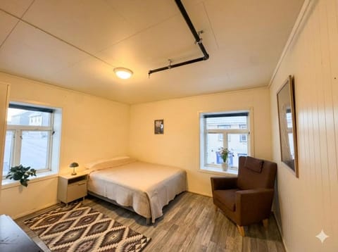 V66 - Private Rooms In City Center Bed and Breakfast in Lofoten