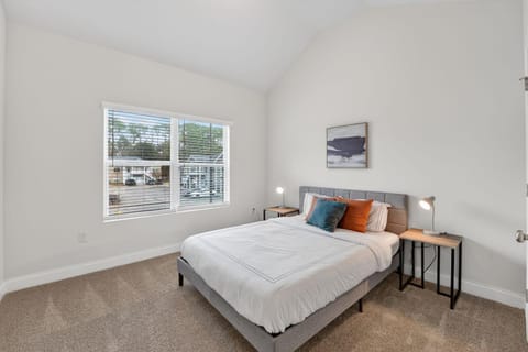 Sleek Apartment With Fitness Center Apartment in Savannah