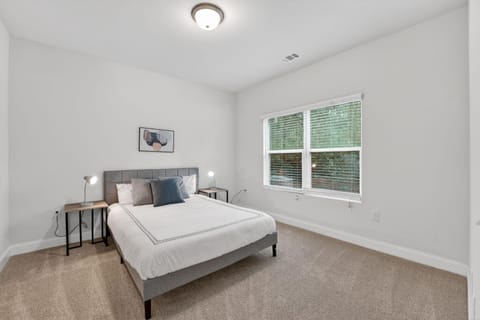 Comfortable Savannah Stay With Amenities Apartment in Savannah