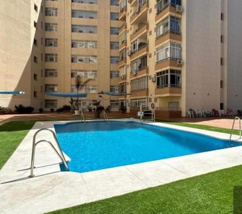 Property building, Day, Swimming pool, Swimming pool