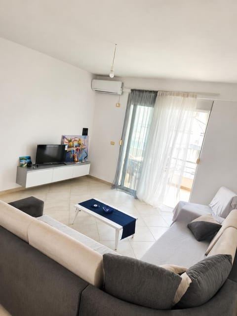 TV and multimedia, Living room, air conditioner