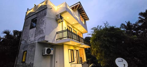 Property building, Day