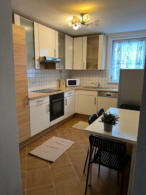 Communal kitchen, Breakfast