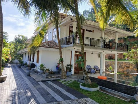 Property building, Balcony/Terrace, Garden view