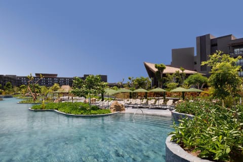 Swimming pool
