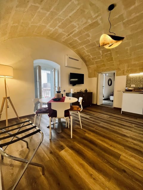 Communal lounge/ TV room, TV and multimedia, Living room, Dining area