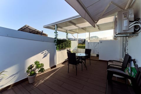 View (from property/room), Balcony/Terrace, Balcony/Terrace, Dining area