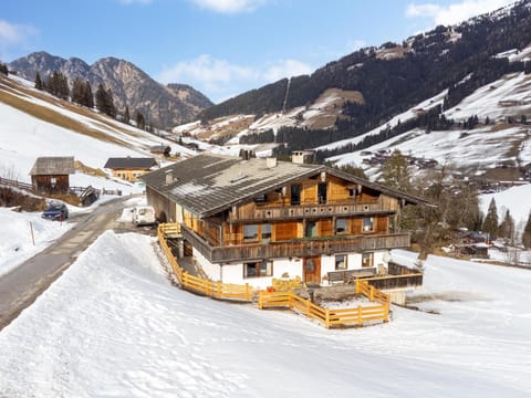 Property building, Winter