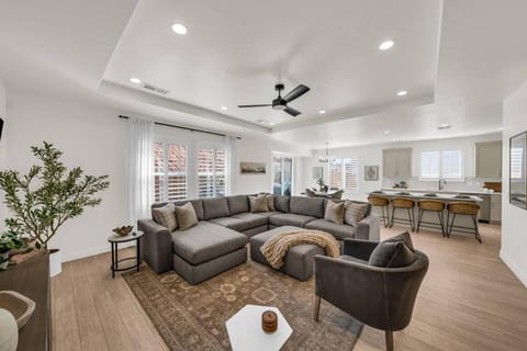 Living room, Family, Family