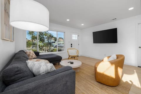 Carlsbad Bungalow Large Backyard House in Carlsbad