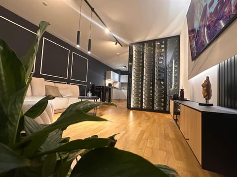 TV and multimedia, Kitchen or kitchenette, Living room