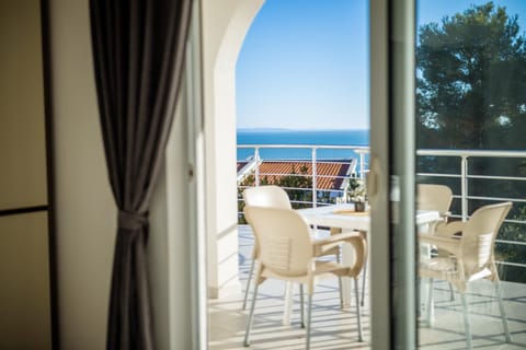 Day, Natural landscape, View (from property/room), Balcony/Terrace, Seating area, Sea view